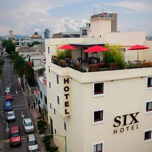 Hotel Six Expiatorio ***